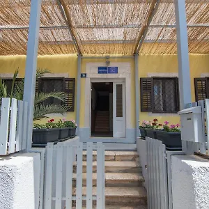 Flora Hostel Mali Lošinj