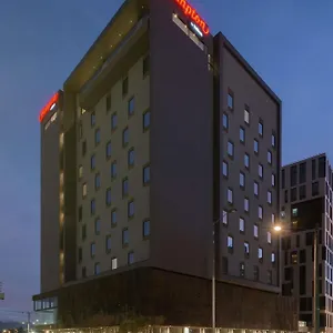 Hotel Hampton By Hilton Airport